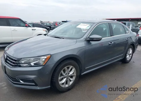 2017 Volkswagen Passat 1.8T S z USA, uszkodzony, nr VIN 1VWAT7A37HC008911